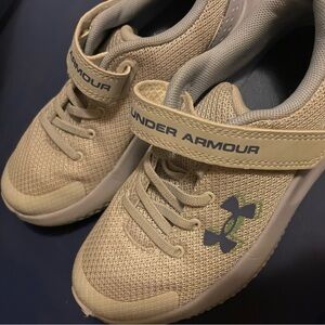 Under Armour Girl’s Youth Size 1 Purple Sneakers